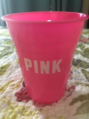 维多利亚的秘密粉色热销粉色标志独奏派对塑料杯 16 盎司 — 第 1/2 张图片