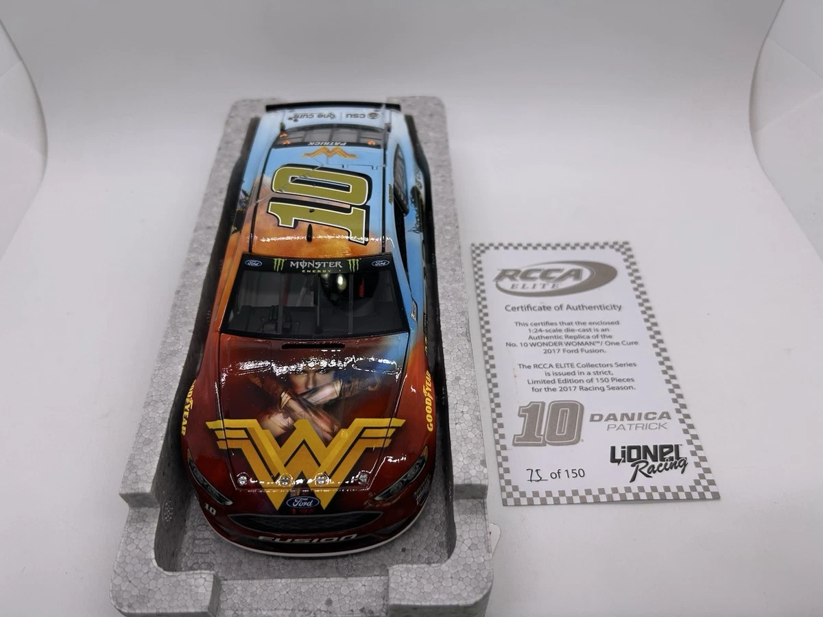 Danica Patrick 2017 NASCAR ミニカー Lionel Racing Danica Patrick #10 Wonder Woman 2017 NASCAR