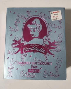 SkyBox Disney Cinderella Limited Edition Collector Cards Sealed Box 6893 Vtg - Picture 1 of 3