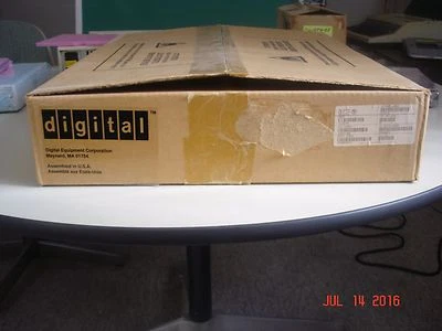 DLE22-MA  DEC MULTISWITCH 700 INTERFACE MODULE, NEW IN ORIGINAL BOX & PLASTIC - Image 1 of 4