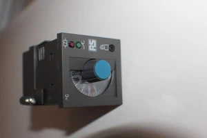 Termostato 200° Freidora 39x39mm Digital RS 344 -546 110 -240V # 706 - Imagen 1 de 7