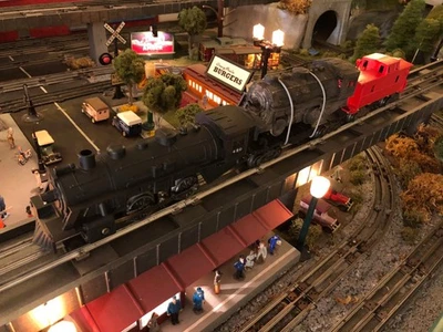 Marx O Gauge 490 With Double Reduction Motor PLUS Junk Car & Caboose - Image 1 of 4