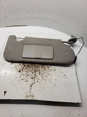 Parasol derecho usado se adapta a: Chevrolet Trailblazer 2002 con iluminación grado correcto Foto 1 de 4