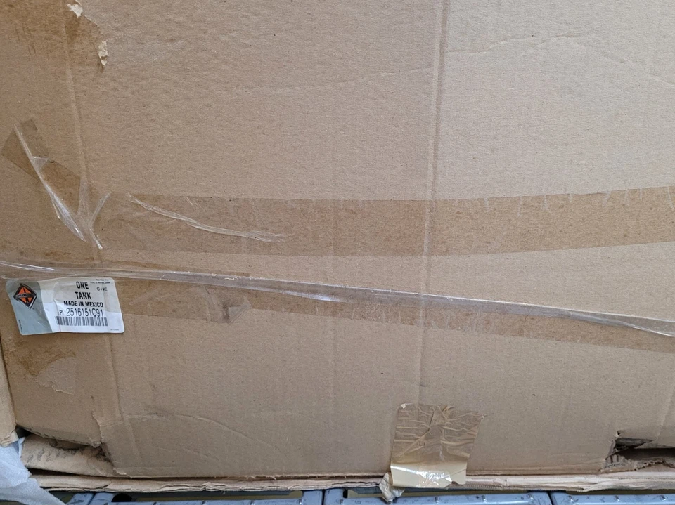 GENUINO NUEVO OEM INTERNATIONAL TANQUE DE COMBUSTIBLE DE 26 PULGADAS DE DIÁMETRO, 120 GALONES, PULIDO Foto 1 de 1