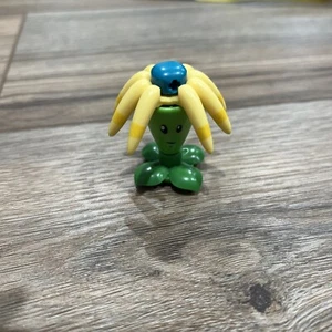 PLANTS vs. ZOMBIES Cute Boomerang PVC Toy Kids 2” Video Game - Picture 1 of 6