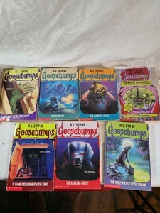 R.L Stine Mixed Goosebumps Lot Of 11 Books Spooky Reading preteen - Picture 1 of 7