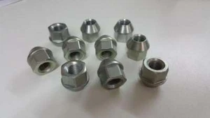 Ford Muttern Satz 10x1,5 21mm Schlüssel 19 - Bild 1 von 1