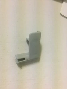 Pestillo de tanque de recuperación de vacío para mano izquierda Hoover 36153097 440007388 genuino  - Imagen 1 de 4