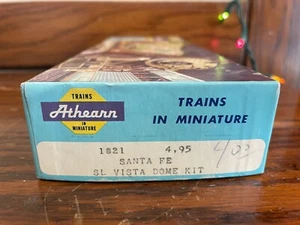 Athearn - HO Scale - 1821 - Santa Fe - Vista Dome Kit - Picture 1 of 16