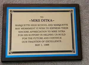 MIKE DITKA CHICAGO BEARS 1988 PLAQUE MARQUETTE HIGH SCHOOL SCARCE - Picture 1 of 2