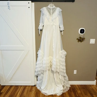 Vintage 1970s ILGWU Union Made White Wedding Dress Lace Pearl Train  - Image 1 of 4