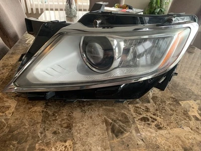 Faro izquierdo del conductor Lincoln MKX 2011-2015 xenón adaptable AFS HID Foto 1 de 4