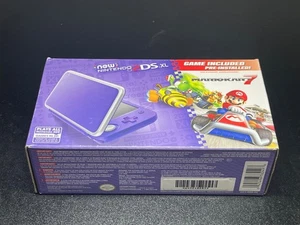 Pacchetto console Nintendo 2DS XL Mario Kart 7 - viola/argento NUOVO A23 - Foto 1 di 5