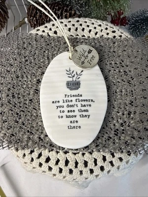 "Adorno de forma ovalada del este de la India, 'Los amigos son como flores' con dije 3,25X2""" Foto 1 de 4