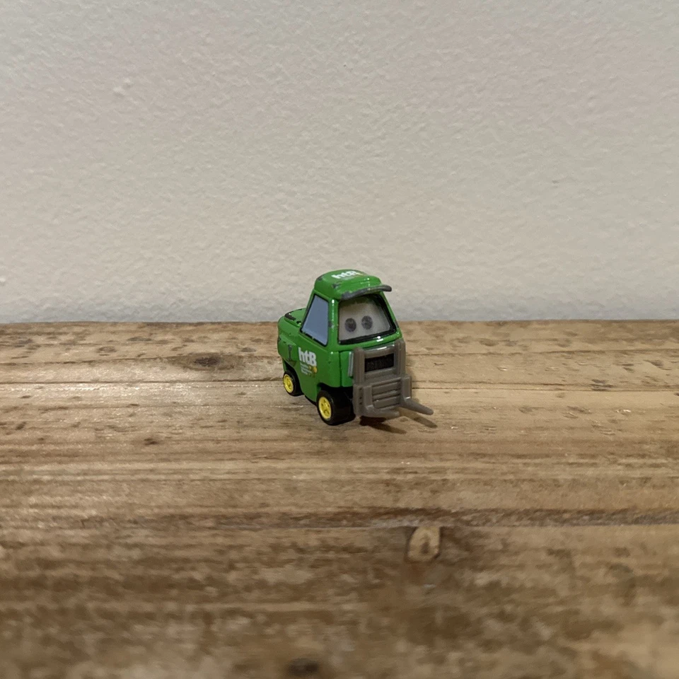 Disney Pixar Cars Chubby Pitty Chick Hick's Pitty Team Difícil de Encontrar Foto 1 de 4