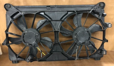 Chevy Silverado 2013 ventilador de refrigeración 5,3 L 2007-2013 GMC Sierra Foto 1 de 4