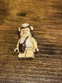 LEGO Star Wars Ewok Logray Minifigure Endor Ewok Village sw0338 7956 10236