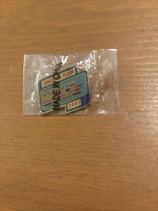 NDA (Asociación Nacional de Dardos) "Jugador Sancionado" 2001 Pin Solapa 2” NUEVO FS - Imagen 1 de 3