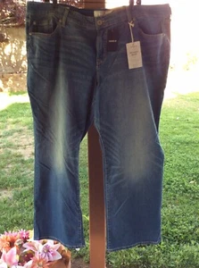 TORRID Size 24S NWT Women's Relaxed Boot Jeans Inseam 30" First At Fit - Picture 1 of 3