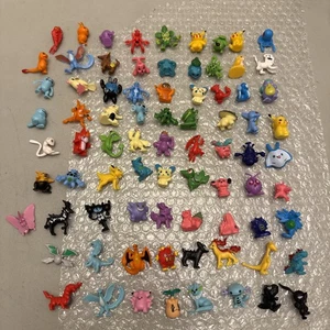 Menge 79 Miniatur kleine Pokemon Spielzeug - Mini Figuren - China PK - Charizard Mew - Bild 1 von 11