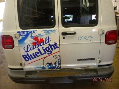 Cubierta del radiador Dodge Ram Van B350000 2001 9803366 Foto 1 de 4