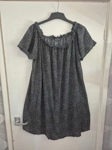 Ladies 'Papaya' Lightweight Elastic Neck Short Sleeve Top.Black/White. Size 20 - Picture 1 of 9