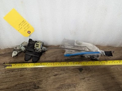 trunk latch & striker w/ hardware 2010 kia optima - Image 1 of 2