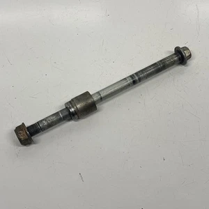 2003 Honda XR70R OEM FRONT WHEEL RIM AXLE PIVOT BOLT 44301-GCF-670 - Foto 1 di 5
