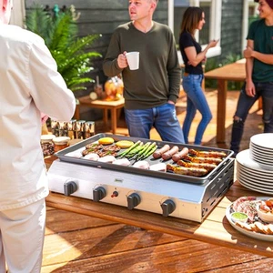 Outsunny Gasgrill 8000BTU/2,4 KW Grillwagen inkl 4 Edelstahl-Brenner Gartengrill - Bild 1 von 10