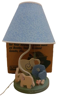 Pantalla de lámpara de enfermería Carter's John Lennon Original Musical Note.  Usado.  Foto 1 de 4