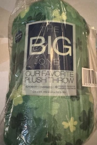 The Big One Shamrocks Plüsch Überwurf - Bild 1 von 3