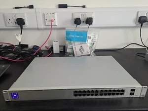 Ubiquiti Networks USW-24 UniFi Gigabit Switch with 24 Ports and 10Gb SFP ports - Photo 1/5