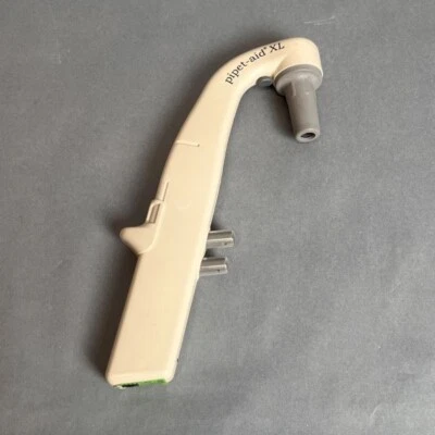 Drummond Pipet-Aid XL con batería recargable nueva y cable de carga Foto 1 de 4