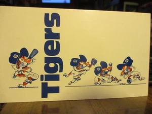 Vintage 80's DETROIT TIGERS Swinging Tiger Iss Team Promo 3 3/4 x 6 1/4 Postcard - Picture 1 of 3