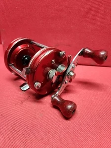 Carrete de baitcasting vintage Abu Garcia Ambassadeur 6000 rojo con mango eléctrico No: ¡SN! - Imagen 1 de 18