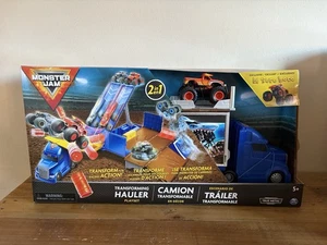 Monster Jam Transforming Hauler Spielset mit exklusiver El Toro Lok  - Bild 1 von 2