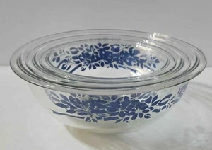Juego De Colección De 3 Cuencos Anidación Pyrex Transparente Con Flores Azules  - Imagen 1 de 3
