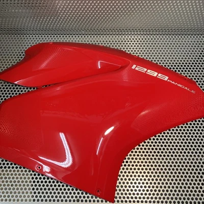 Carenado lateral derecho rojo Ducati 1299 Panigale parte # 480.1.714.1A Foto 1 de 4