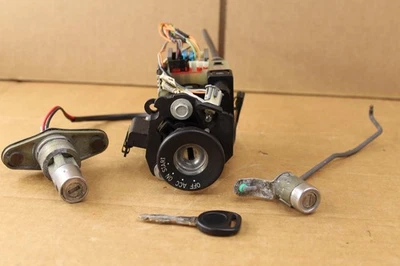 Conjunto de interruptor de encendido Cadillac Seville 98-04 con llave eléctrica OEM 25725312 Foto 1 de 4