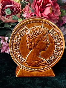 Rare 1971 Elizabeth 11 DG.REG.F.D new pence coin bank - Imagen 1 de 4