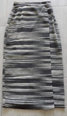 Chaus Petite A 字裹身裙黑色/奶油色条纹全衬里质量 - 4 码 — 第 1/4 张图片