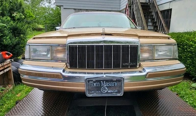 1990-1994 Lincoln Town Car LH Drivers Headlight Headlamp F0VB-13N087 OEM 55836 - Image 1 of 4