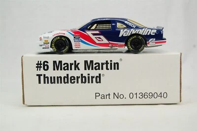 Ford Thunderbird Valvoline 1991 escala 1:24 Revell Mark Martin #6 Foto 1 de 4