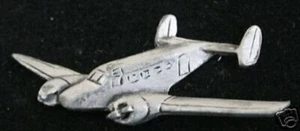 SNB-5 KANSAN LAPEL HAT PIN UP TWIN Beech 18 RC-45J Expeditor PILOT CREW SOLO - Picture 1 of 24