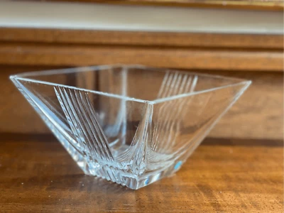 Tiffany & Co Art Deco Estilo Grande 8" Cuadrado Cuenco de Cristal Metropolis Foto 1 de 4