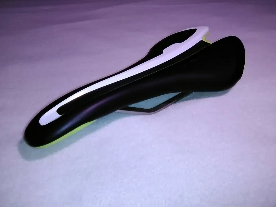 Giant SL Saddle. NARROW Road bike seat. FOWARD. 219g. Cycling Bike parts YELLOW - Image 1 of 4