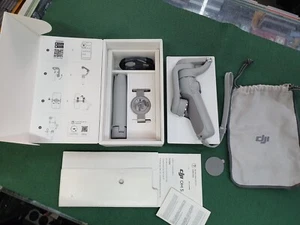 DJI OM 5 Smartphone-Gimbal-Stabilisator Gimbal *Wie Neu* - Bild 1 von 17