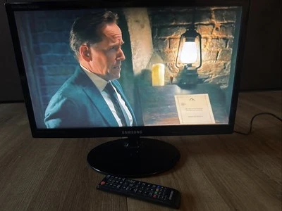 Samsung LT22A300EW/EN 22” LED Digital TV - Image 1 of 4