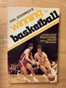 Vintage Gail Goodrich's Winning Basketball Coaching Book LA Lakers - Imagen 1 de 2