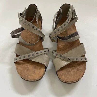 Bearpaw Julianna II Shoes Women's 9 Strappy Sandals BOHO Country - Image 1 of 4